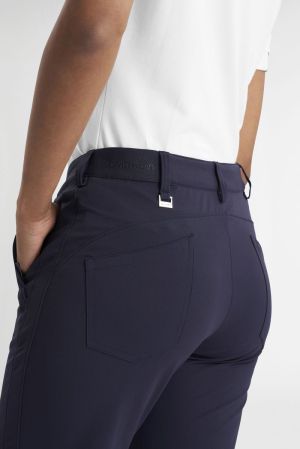 WESLYN NAVY